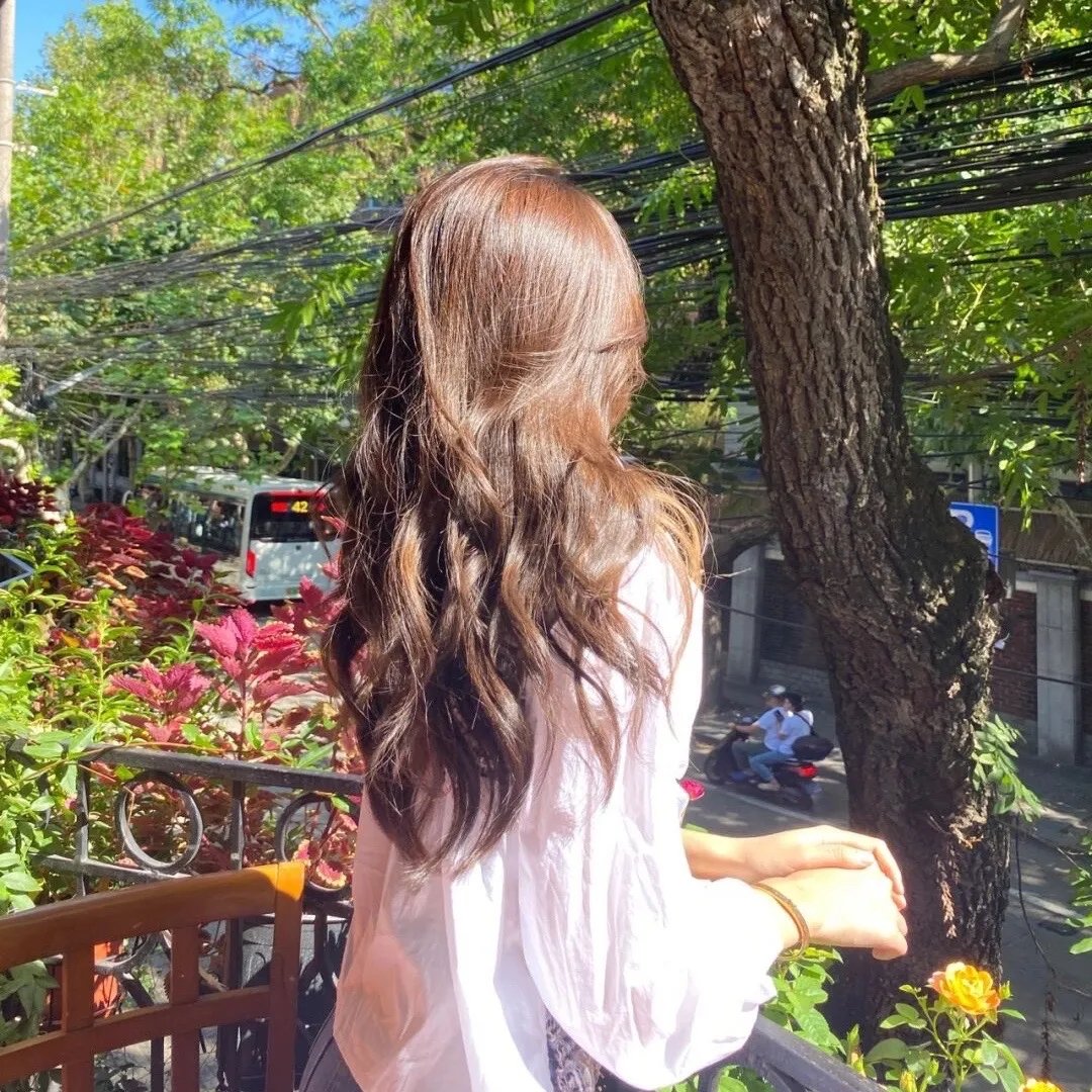 水中的女人封面